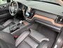 Volvo XC60 2.0 T8 Plug-in hybrid AWD Ultimate Dark 455pk luchtvering / Massage Stoelen / Trekhaak