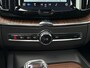 Volvo XC60 2.0 T8 Plug-in hybrid AWD Ultimate Dark 455pk luchtvering / Massage Stoelen / Trekhaak
