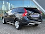 Volvo V60 Cross Country 2.0 D4 Momentum 190pk Automaat / Camera / Leder / Stoelverwarming