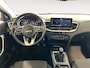 Kia Ceed Sportswagon 1.0 T-GDi DynamicLine | Trekhaak Afneembare Kogel | Apple Carplay / Android Auto | Navi | Licht + Regensensor | Parkeersensoren + Camera Achter | Cruise Control | 16”Lichtmetalen Velgen