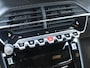 Peugeot 2008 1.2 Hybrid 136 Allure Camera voor en achter, Stoelverwarming, Keyless entry en Trekhaak