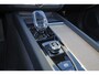 Volvo XC60 T6 Recharge AWD Plus Dark - Panorama/schuifdak - IntelliSafe Assist & Surround  - 360º Camera - Harman/Kardon audio - Verwarmde voorstoelen, stuur & achterbank - Parkeersensoren voor & achter - Elektr. bedienb. voorstoelen met geheugen - Head up display - Draadloze tel. lader - Extra getint glas - 19' LMV
