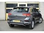 Volkswagen T-Roc 1.5 TSI 150PK! Automaat Style Business BJ2020 Lmv 16" | Led | Pdc | Trekhaak afneembaar | Elek. achterklep | Achteruitrijcamera | App-Connect | Navi | Climate control | Cruise control | Getint glas