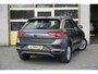 Volkswagen T-Roc 1.5 TSI 150PK! Automaat Style Business BJ2020 Lmv 16" | Led | Pdc | Trekhaak afneembaar | Elek. achterklep | Achteruitrijcamera | App-Connect | Navi | Climate control | Cruise control | Getint glas
