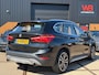 BMW X1 XDrive20i Centennial High Executive Cruise Clima HUD LED Stoelverwarming volledig onderhouden.