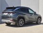 Hyundai Tucson 1.6 T-GDI PHEV Premium / Facelift Model / Head Up Display  / Trekgewicht 1210 kg / Elektrische achterklep / Stuur- & Stoelverwarming / Achteruitrijcamera / Adaptief cruise control / EAER bereik 68 km bereik stad 87 km / Draadloze telefoon lader / Keyless Entry/Start /