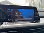 Volkswagen Golf 1.0 TSI 110pk H6 Life Business Virtual Cockpit Massagestoel Navigatie Stoel- Stuurverwarming
