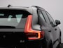 Volvo XC40 2.0 B4 Plus Dark / Trekhaak / Elektr. bed. stoelen / Harman Kardon / Stoel+stuur+achterbankverwarming