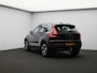 Volvo XC40 2.0 B4 Plus Dark / Trekhaak / Elektr. bed. stoelen / Harman Kardon / Stoel+stuur+achterbankverwarming