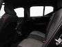 Volvo XC40 2.0 B4 Plus Dark / Trekhaak / Elektr. bed. stoelen / Harman Kardon / Stoel+stuur+achterbankverwarming