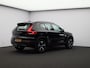 Volvo XC40 2.0 B4 Plus Dark / Trekhaak / Elektr. bed. stoelen / Harman Kardon / Stoel+stuur+achterbankverwarming