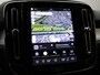 Volvo XC40 2.0 B4 Plus Dark / Trekhaak / Elektr. bed. stoelen / Harman Kardon / Stoel+stuur+achterbankverwarming