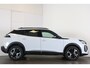 Peugeot 2008 1.2 PureTech 100 Allure | Navi | Camera | Clima | Cruise | Apple Carplay/Android Auto | Parkeersensoren V+A | 17" Lichtmetaal | Metallic |