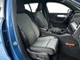 Volvo XC40 B4 Plus Dark | Parkeercamera | Stoel- en Stuurverwarming | Harman Kardon | Trekhaak