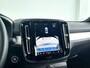 Volvo XC40 B4 Plus Dark | Parkeercamera | Stoel- en Stuurverwarming | Harman Kardon | Trekhaak