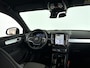 Volvo XC40 B4 Plus Dark | Parkeercamera | Stoel- en Stuurverwarming | Harman Kardon | Trekhaak