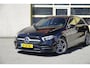 Mercedes-Benz A-klasse 180 Automaat! 5drs AMG Business Solution BJ2020 Lmv 18" | Led V+A | Pdc | Achteruitrijcamera | Navi | Virtual cockpit | Climate control | Cruise control | Sportstoelen | Sportstuur | Verwarmde voorstoelen | Zwarte hemel | Getint glas