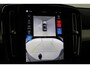 Volvo XC40 B3 Ultra Black Edition | Panoramadak | ACC | Trekhaak | 360° Camera | Stoel+Stuurverwarming