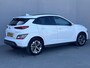 Hyundai Kona Electric EV Fashion 64 kWh / 100% SOH/ NL auto / Cruise Control Adaptief / Lane Assist / Dode Hoek Detectie / Keyless Entry & Start / Apple Carplay & Android Auto / Navigatie / Lichtmetalen Velgen 17" / Head-Up Display /