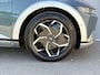 Hyundai Ioniq 5 Connect 77.4 kWh Automaat / Fabrieksgarantie tot 02-2028 / 8 jaar Batterijgarantie / Warmtepomp / dealer onderhouden / Elektrische stoelen/Achterklep / Apple Carplay/Android Auto / Stuur-, stoelverwarming / 19”  LM /