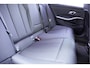 BMW 3-Serie 318i 157PK! Automaat High Business Edition BJ2021 Lmv 17" | Led V+A | Pdc | Elek. trekhaak | Navi | Virtual cockpit | Climate control | Cruise control | Lederen bekleding | Sportstoelen | Extra getint glas