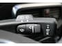Volvo V40 T2 Polar+ | Verwarmbare voorstoelen | Climate control | Cruise control | 16 inch Lichtmetalen velgen | Binnenspiegel automatisch dimmend | Navigatiesysteem full map + hard disk | Stof/kunstlederen bekleding