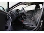 Volvo V40 T2 Polar+ | Verwarmbare voorstoelen | Climate control | Cruise control | 16 inch Lichtmetalen velgen | Binnenspiegel automatisch dimmend | Navigatiesysteem full map + hard disk | Stof/kunstlederen bekleding