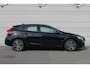 Volvo V40 T2 Polar+ | Verwarmbare voorstoelen | Climate control | Cruise control | 16 inch Lichtmetalen velgen | Binnenspiegel automatisch dimmend | Navigatiesysteem full map + hard disk | Stof/kunstlederen bekleding