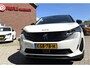 Peugeot 3008 1.6 HYbrid 225 pk Allure * Automaat * * Navigatie * 1/2 Lederen interieur * Stekker Hybride + Benzine * Elektronische Achterklep bed. * Adaptive Cruise Control * Keyless Start * Vingerhoets; Vierde Generatie Eersteklas Service. Al meer dan 100 jaar een begrip in de Brabantse Kempen.