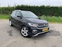 Volkswagen T-Cross 1.0 TSI Style SPORT CARPLAY LED 1/2 LEER