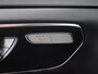 Mercedes-Benz V-klasse 300d 4-MATIC | L2 Lang | AMG | Dubbele Cabine | Carplay | Touch Screen Upgrade | Distronic Plus | Burmester | Stoelverwarming | Lederen Bekleding | 5-zits | 2500 KG Trekhaak | Parkeercamera | AMG