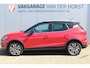 SEAT Arona 1.0-115pk TSI Xcellence Business Intense AUTOMAAT ! Gun uzelf het plezier en comfort van een automaat ! Autm. airco dual, cruise cntrl, LM wielen, keyless entry-keyless go, camera, parkeersensoren v en a, dodehoek ass., LED verl., navigatie, telefoonvoorb. etc