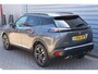 Peugeot 2008 1.2 PureTech Blue Lease Allure O.a: PDC, Camera, Leder, Pano, Trekhaak, Stoelverw, Etc. All-in prijs!