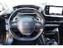 Peugeot 2008 1.2 PureTech Blue Lease Allure O.a: PDC, Camera, Leder, Pano, Trekhaak, Stoelverw, Etc. All-in prijs!
