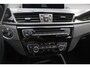 BMW X1 xDrive20i High Executive / Trekhaak / Panoramadak / Head-up / Leder / 19'' / Navigatie / Stoelverwarming / Sportstoelen / DAB / Cruise Control