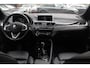 BMW X1 xDrive20i High Executive / Trekhaak / Panoramadak / Head-up / Leder / 19'' / Navigatie / Stoelverwarming / Sportstoelen / DAB / Cruise Control