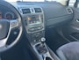 Toyota Avensis 2.0 VVTi Dynamic Business Navigatie, Parkeersensoren, Achteruitrijcamera, Volledige historie, Stoelverwarming, Climate control