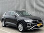 Volkswagen T-Roc 1.5 TSI 150PK Life Business / Digitale Cockpit Pro / Parkeersensoren V+A / LED / Keyless Entry / App-Connect / Navigatie **