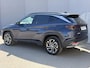 Hyundai Tucson 1.6 T-GDI HEV Facelift Comfort Smart / Fabrieksgarantie tot 7-2029 / HUD / Navigatie / Adpatieve Cruise / Camera / Stoel Verwarming / Stuurwiel Verwarming / DAB / Elektr. Achterklep /