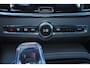 Volvo V90 T8 Recharge AWD Ultra Dark - Luchtvering - Panorama/schuifdak - IntelliSafe Assist & Surround - 360º Camera - Bowers & Wilkins audio - Adaptieve LED koplampen - Verwarmde voorstoelen, stuur & achterbank - Parkeersensoren voor & achter - Elektr. bedienb. voorstoelen met geheugen - Geventileerde voorstoelen - Head up display - Inklapbare trekhaak - 20' LMV