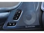 Volvo V90 T8 Recharge AWD Ultra Dark - Luchtvering - Panorama/schuifdak - IntelliSafe Assist & Surround - 360º Camera - Bowers & Wilkins audio - Adaptieve LED koplampen - Verwarmde voorstoelen, stuur & achterbank - Parkeersensoren voor & achter - Elektr. bedienb. voorstoelen met geheugen - Geventileerde voorstoelen - Head up display - Inklapbare trekhaak - 20' LMV