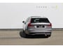 Volvo V60 T6 350PK Automaat Plug-in hybrid AWD Ultra Dark Adaptieve Cruise Control / Head-up display / Panoramisch schuif-kanteldak / Harman Kardon Audio / Blis / Google infotainment