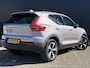 Volvo XC40 2.0 B4 Plus Dark Elektr. stoelverstelling / Harman Kardon Audio / Trekhaak / 19" / Keyless Drive / Verw. voorruit / Stoel- en stuurverw. / Adapt. Cruise / BLIS