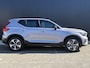 Volvo XC40 2.0 B4 Plus Dark Elektr. stoelverstelling / Harman Kardon Audio / Trekhaak / 19" / Keyless Drive / Verw. voorruit / Stoel- en stuurverw. / Adapt. Cruise / BLIS