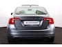 Volvo S60 T4 Summum - AUTOMAAT - Schuif/kanteldak - Lederen bekleding - Bi-Xenon koplampen - Adaptive Cruise Control - BLIS - Parkeercamera achter - Verwarmde voorstoelen & stuur - Parkeersensoren voor & achter - Navigatie - 18' LMV