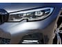 BMW 3-Serie 320i M-Pakket | Carplay | 19 inch | Dealeronderhouden | NAP