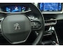 Peugeot e-2008 EV Allure Pack 50 kWh | Achteruitrijcamera | Cruise control | Stoelmassage | Apple carplay | Airco | Touchscreen | Parkeersensoren | Spraakbediening | Lane keeping system