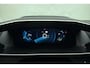 Peugeot e-2008 EV Allure Pack 50 kWh | Achteruitrijcamera | Cruise control | Stoelmassage | Apple carplay | Airco | Touchscreen | Parkeersensoren | Spraakbediening | Lane keeping system