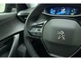 Peugeot e-2008 EV Allure Pack 50 kWh | Achteruitrijcamera | Cruise control | Stoelmassage | Apple carplay | Airco | Touchscreen | Parkeersensoren | Spraakbediening | Lane keeping system