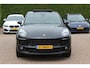 Porsche Macan 2.0 / Panoramadak / Camera / Luchtvering / Bose / 21'' / Sportchrono / Leder / Navigatie / Stoelverwarming / DAB / Cruise Control